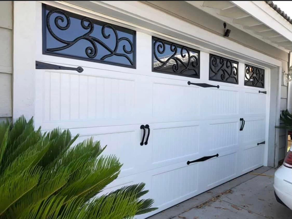 Конструкция каретки гаражных ворот в американском стиле с длинной панелью